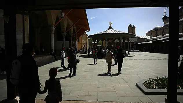 Dünya ramazanda Mevlana'nın türbesinde buluşuyor