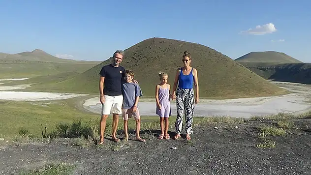 Dünya turu yapan çift Konya'ya hayran kaldı