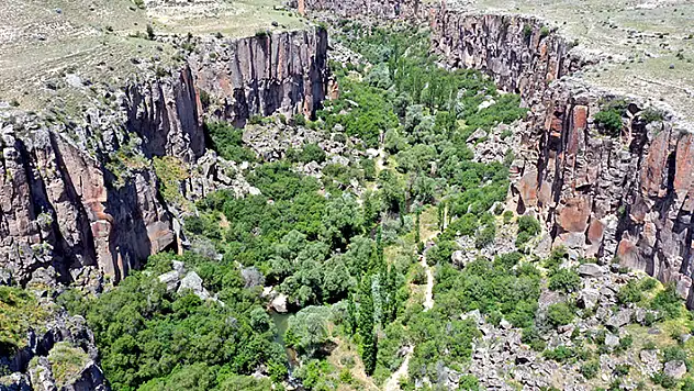 Dünyaca ünlü doğa harikası 'Ihlara Vadisi' cam terastan izlenecek