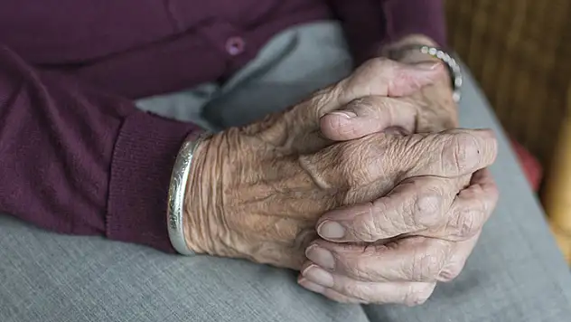 Dünyada 2050'de her 6 kişiden biri 'yaşlı' olacak
