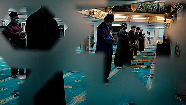 Dünyada Ramazan Bayramı Kovid-19 gölgesinde kutlanıyor