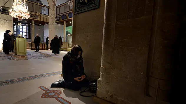 Dünyanın dört bir yanından insanlar 'Mevlana kentinde' buluşuyor