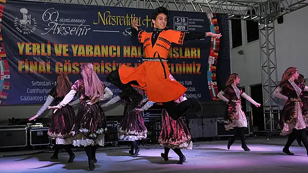 Dünyanın farklı renkleri dünyanın ortası Akşehir'de buluştu