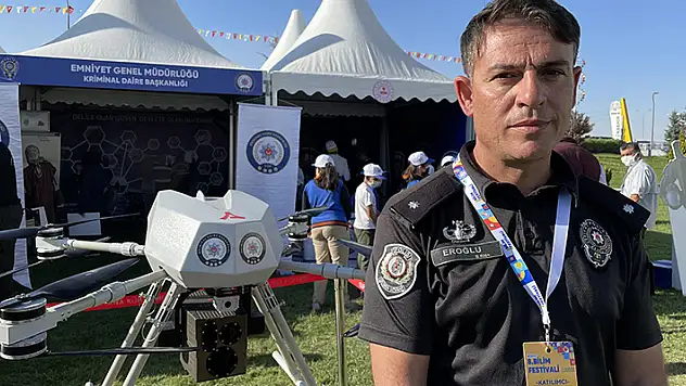 Dünyanın ilk lazer silahlı dronu 'Eren' Konya'daki festivalde ilgi gördü
