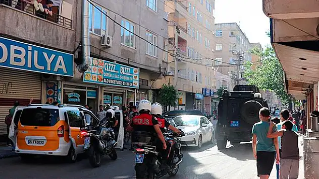 Dur ihtarına uymayıp polise ateş açtı: 1 şehit