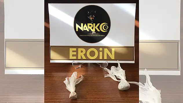 Durdurulan araçta eroin yakalandı