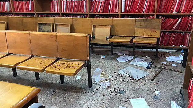 Duruşma salonu kan gölüne döndü: 8 yaralı