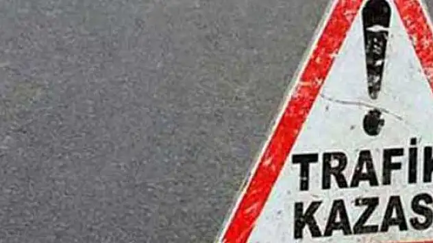 Düzce'de devrilen otomobilin sürücüsü yaralandı