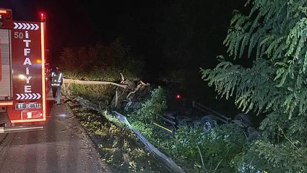 Düzce'de feci kaza! Emniyet kemeri hayat kurtardı 
