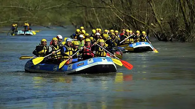 Düzce'de raftinge büyük ilgi