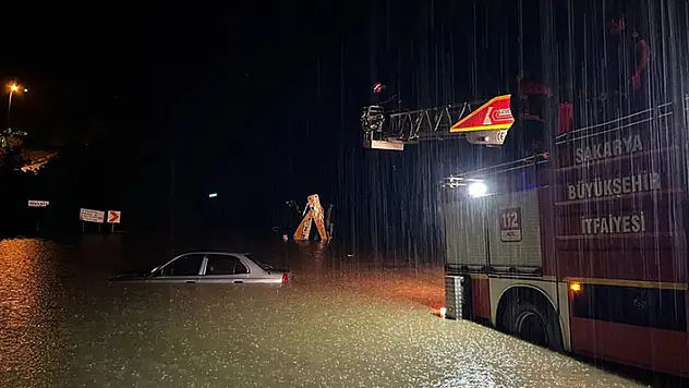 Düzce'de sağanak taşkınlara neden oldu
