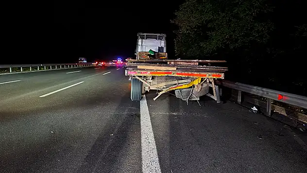 Düzce'de yolcu otobüsü, tıra çarptı: 25 yaralı
