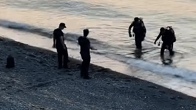 Düzce'de denize giren genç sağlıkçı boğuldu