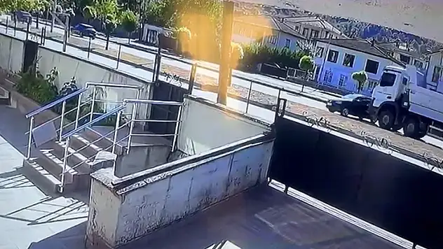Düzce'de kamyon ile otomobil çarpıştı: 1 ölü
