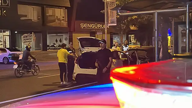 Düzce'de polisten şok uygulama: 102 sürücüye 211 bin lira ceza kesildi

