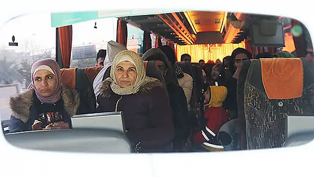 Düzensiz göçmenler Edirne'ye gitmeye devam ediyor