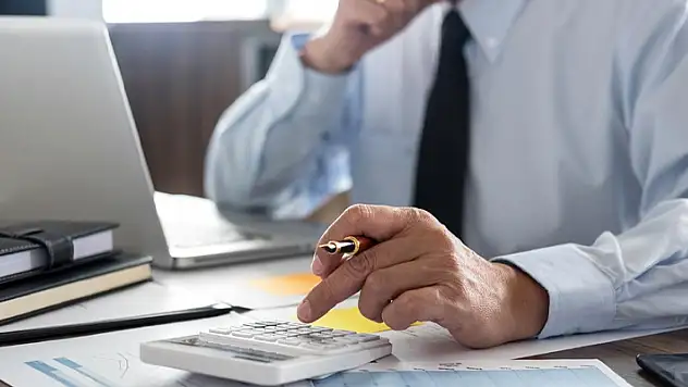 E-postada kullanılan ifadeler nedeniyle işten çıkarılmak hak ihlali sayıldı
