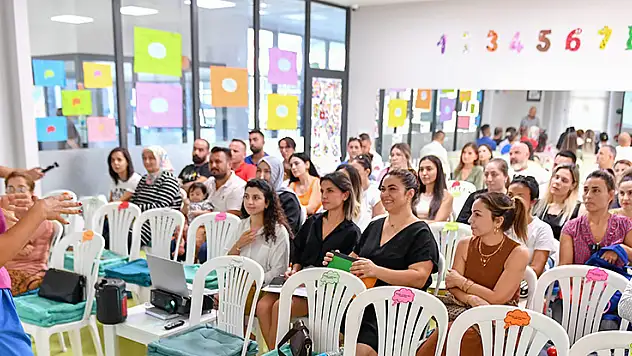 Ebeveynler 'çocukların ekran kullanımı' konusunda bilgilendirildi
