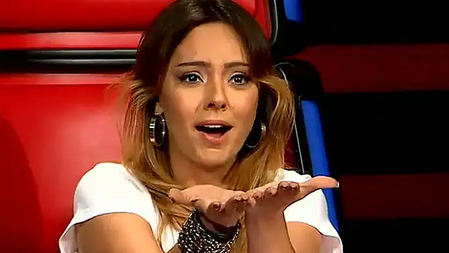 Ebru Gündeş hem paylaştı hem isyan etti!