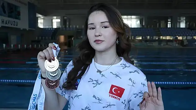 Ece Akgün Dünya Şampiyonası'ndan 5 madalya ile döndü