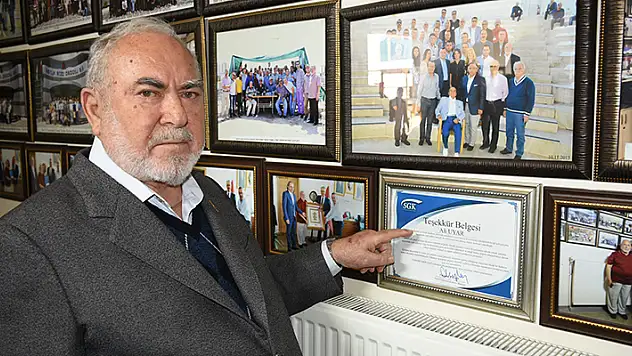 Eczacı kalfası olarak başladığı iş hayatında 66 yılı geride bıraktı
