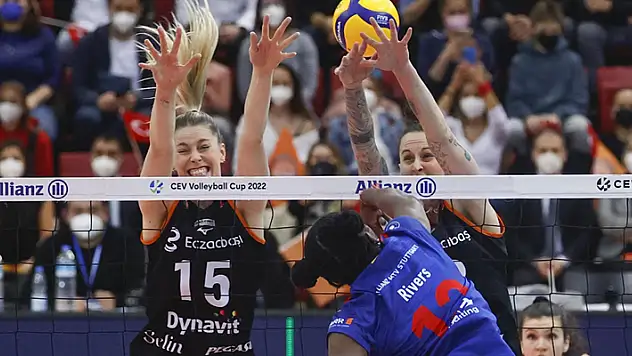 Eczacıbaşı Dynavit Kadın Voleybol Takımı, CEV Kupası finalinde şampiyon oldu
