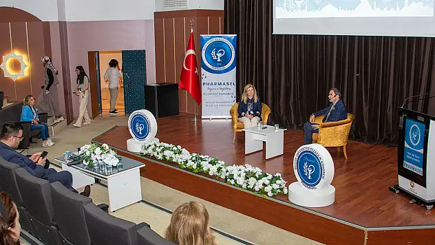 Eczacılığın geleceği Konya'da konuşuldu
