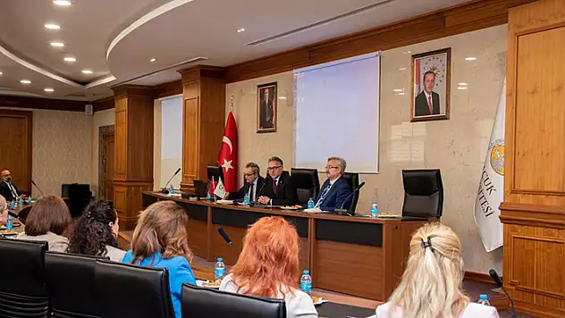 Eczacılık Fakülteleri Dekanlar Konseyi Toplantısı, SÜ'de yapıldı
