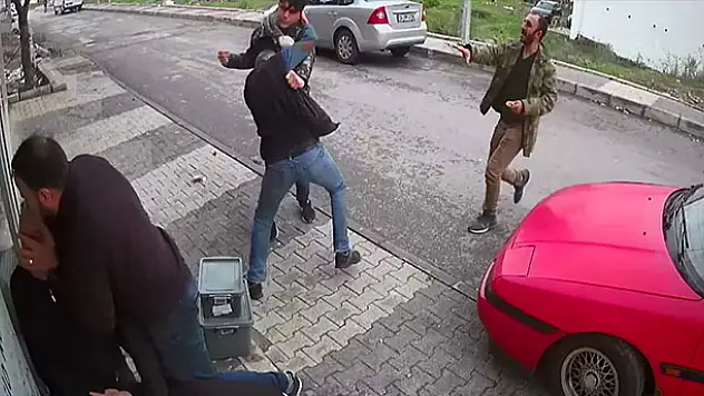 Eczacıya ölümüne dayak kamerada