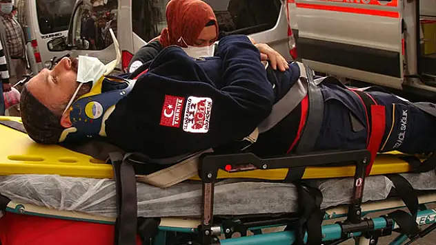 Eczane çalışanı maske denetimi yapan 112 şube müdürüne kafa attı