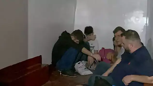Edirne'de minibüste 6 kaçak göçmen yakalandı
