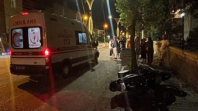 Edirne'de motosiklet ile otomobil çarpıştı: 2 yaralı
