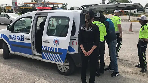 Edirne'de 'pes' dedirten olay: İçi yolcu dolu minibüsün şoförü alkollü çıktı
