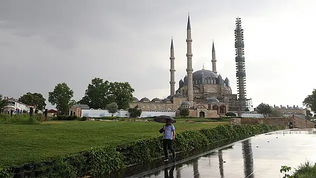 Edirne'de sağanak etkili oldu
