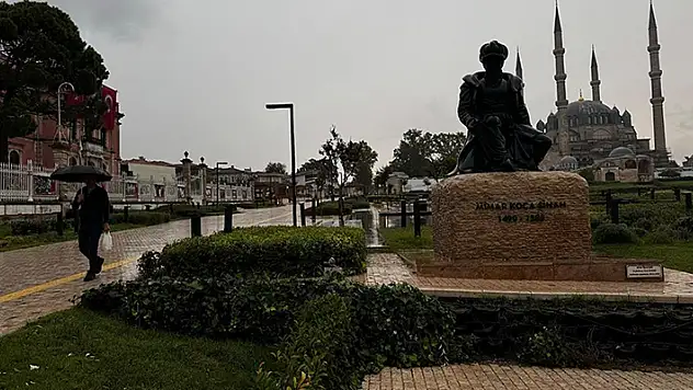 Edirne'de sağanak etkili oluyor
