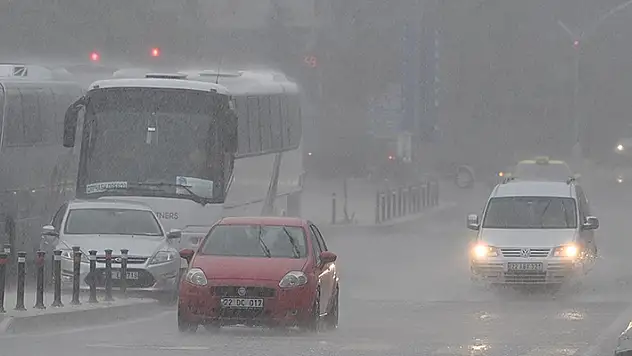 Edirne'de şiddetli sağanak etkili oldu
