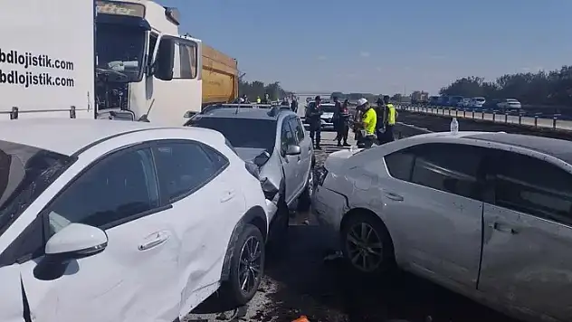 Edirne'de zincirleme kaza! Ölü ve yaralılar var