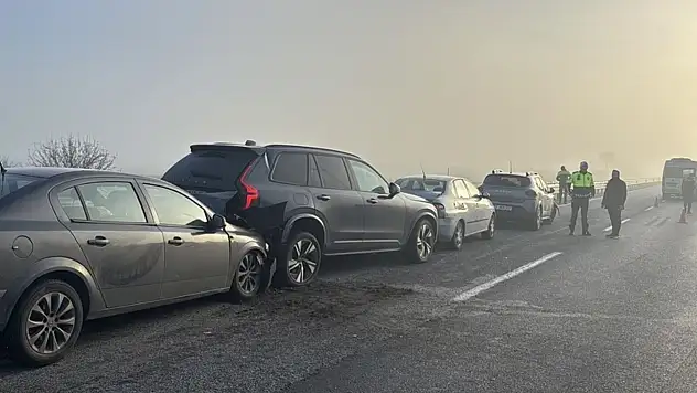 Edirne'de 10 aracın karıştığı zincirleme trafik kazasında 7 kişi yaralandı