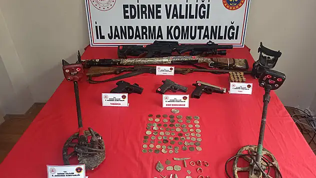 Edirne'de 349 sikke ve 175 tarihi obje ele geçirildi: 3 gözaltı

