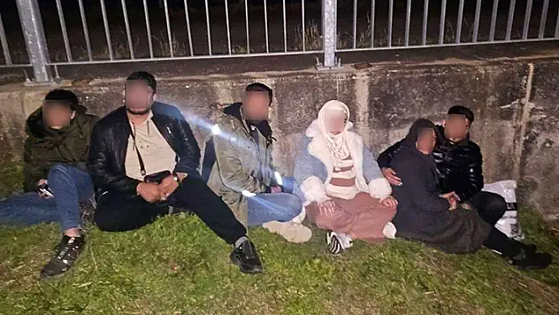 Edirne'de 6 kaçak göçmen ve 1 organizatör yakalandı
