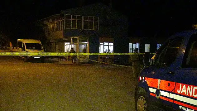 Edirne'de köy kahvehanesinde silahlı saldırı muhtar ile amcası öldürüldü, 2 yaralı

