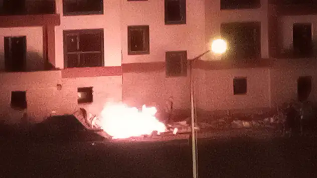 Edirne'de TOKİ şantiyesinde yangın paniği... Alevleri kum atarak söndürmeye çalıştılar
