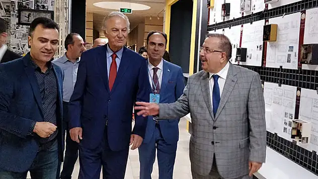 Ediz Hun'dan Güzel Sanatlar Fakültesi'ne Ziyaret