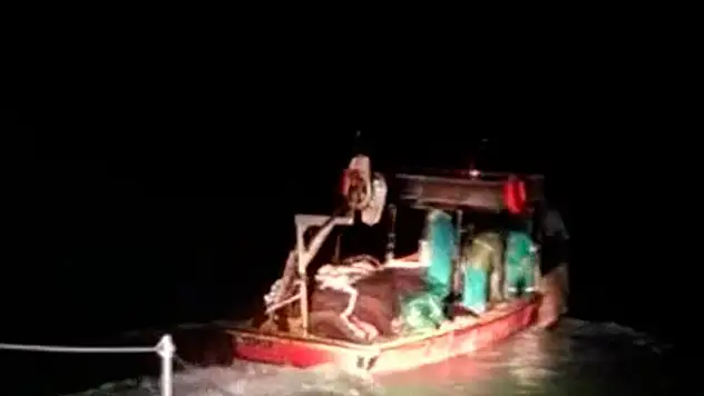 Ege Denizi'nde heyecanlı kovalamaca