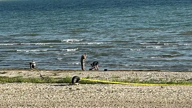 Eğirdir Gölü'nde bulunan el bombaları imha edilmek üzere gölden çıkarıldı
