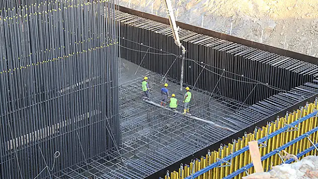 Eğiste Viyadüğü'nde ilk beton döküldü
