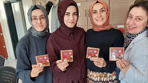 Eğitim-Bir-Sen Konya Şubesi'nden Öğretmenler Günü'ne anlamlı jest