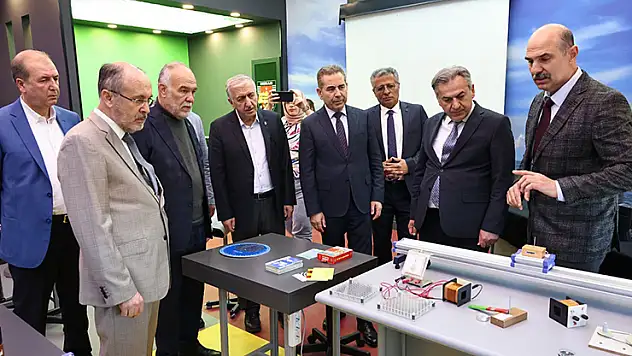 Eğitime sanayici dokunuşu: Meram Fen Lisesi'ne Teknoloji Laboratuvarı