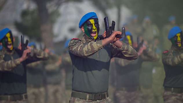 Eğitimini tamamlayan subay adayları yemin etti
