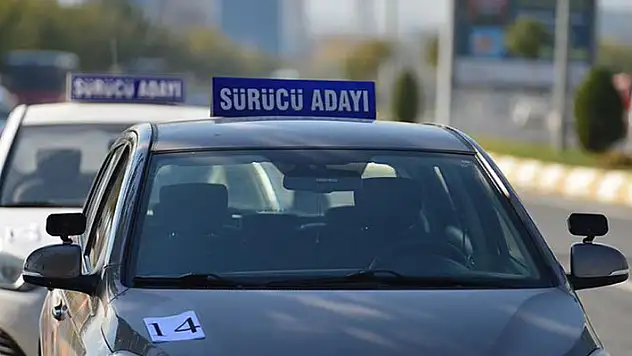 Ehliyet sınavında bir ilk: Animasyonlu sorular da sorulacak
